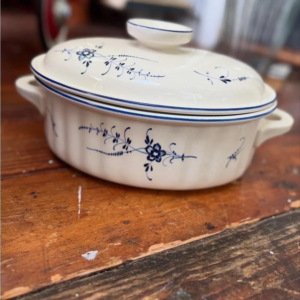 Villeroy & Boch Vieux Luxembourg Tureen Blue Floral Casserole Dish